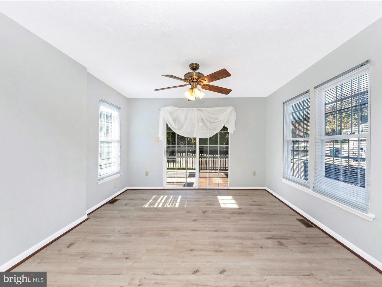 408 Willow Hill Ct - Photo 3 of 50