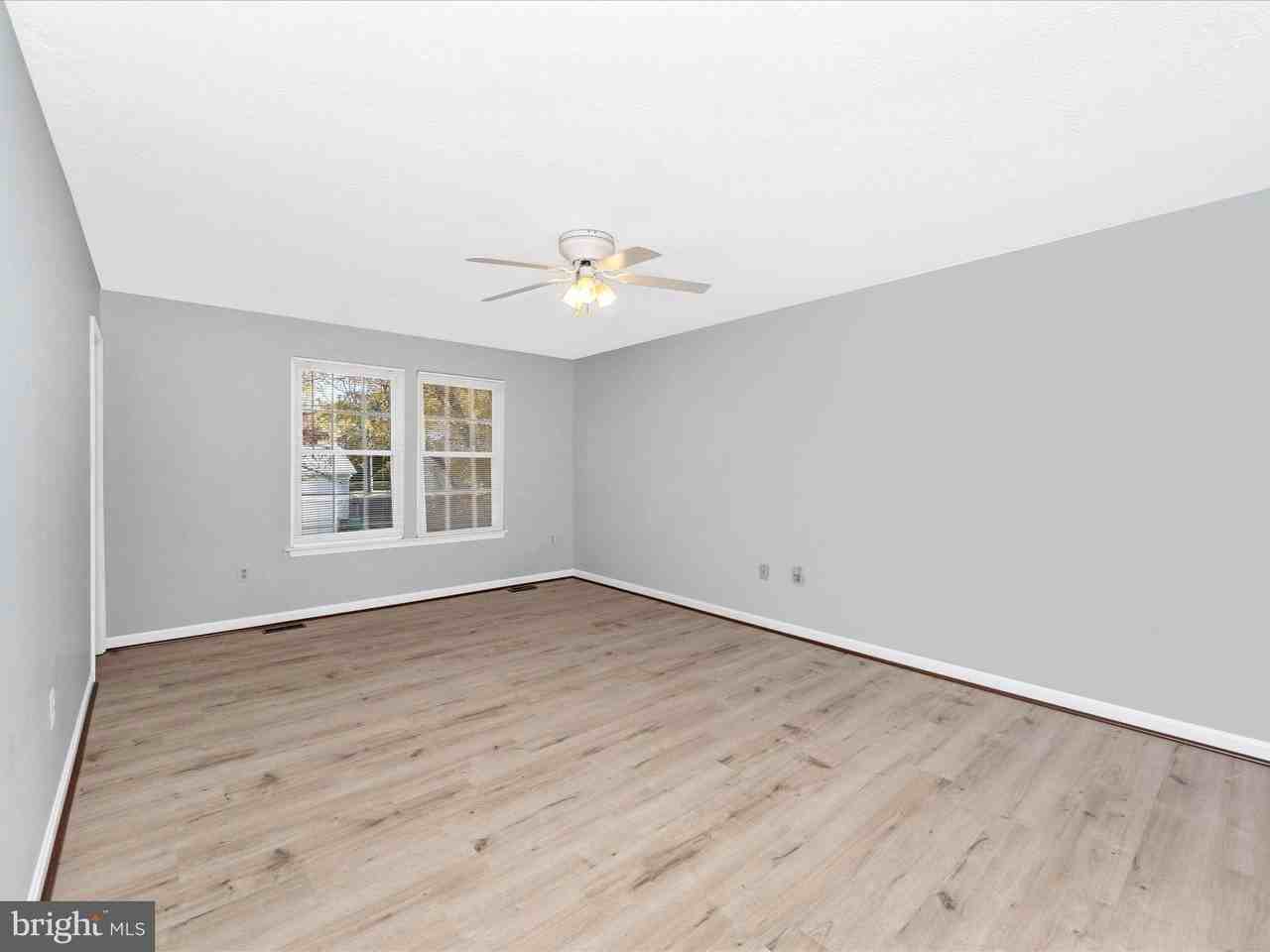 408 Willow Hill Ct - Photo 5 of 50