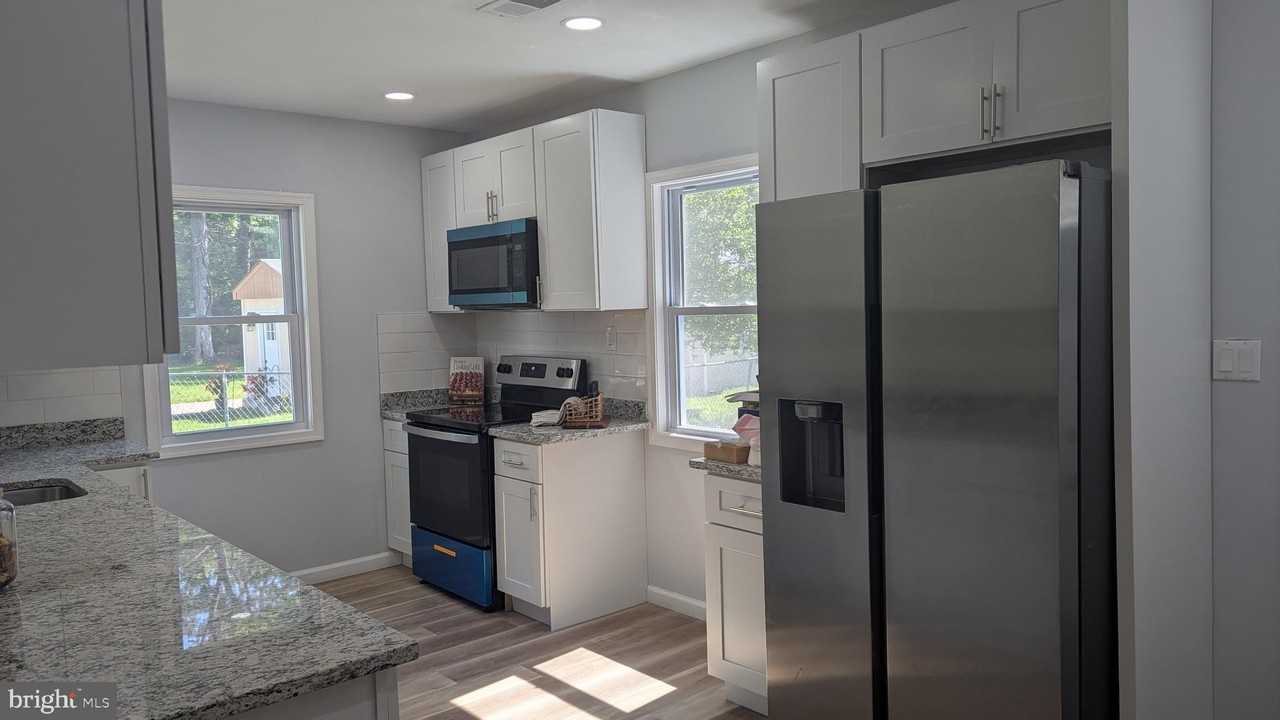 16110 Bealle Hill Rd - Photo 3 of 11
