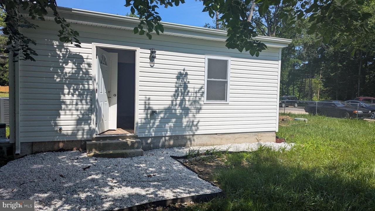 16110 Bealle Hill Rd - Photo 7 of 11
