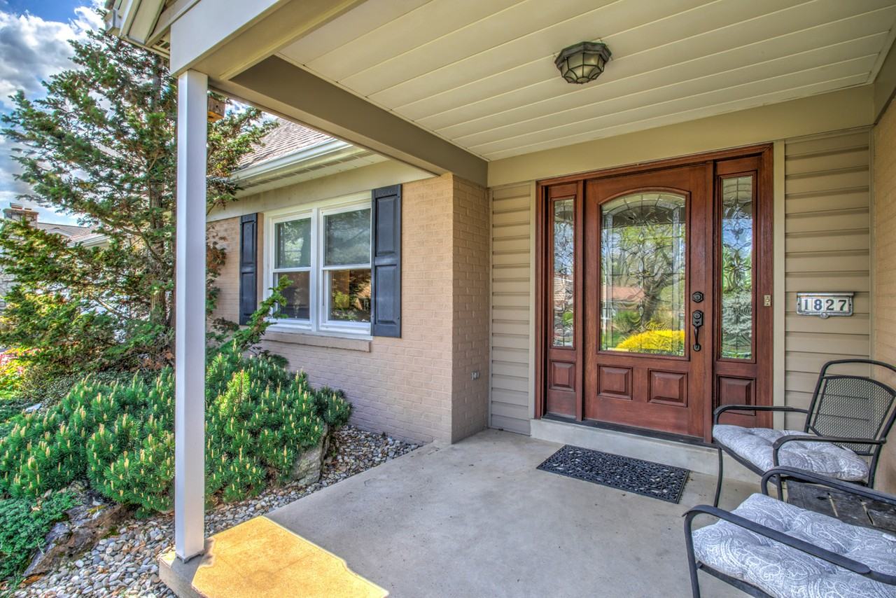 1827 Larchmont Ln #1 - Photo 6 of 50