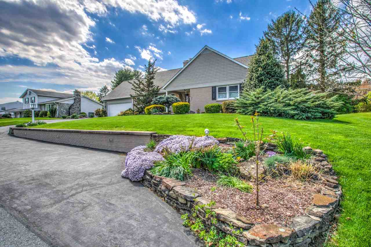 1827 Larchmont Ln #1 - Photo 7 of 50