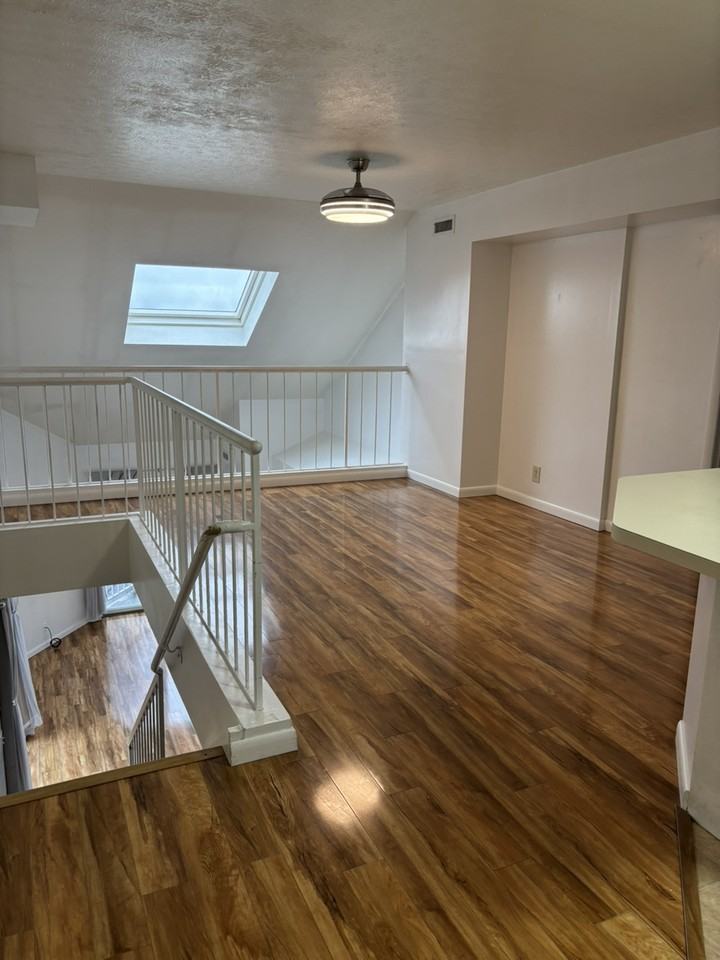 1900 Grove Court #405 - Photo 3 of 16