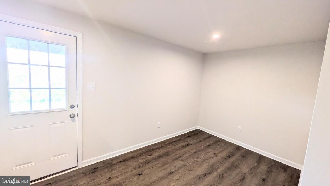 289 Hamilton Ln - Photo 7 of 17