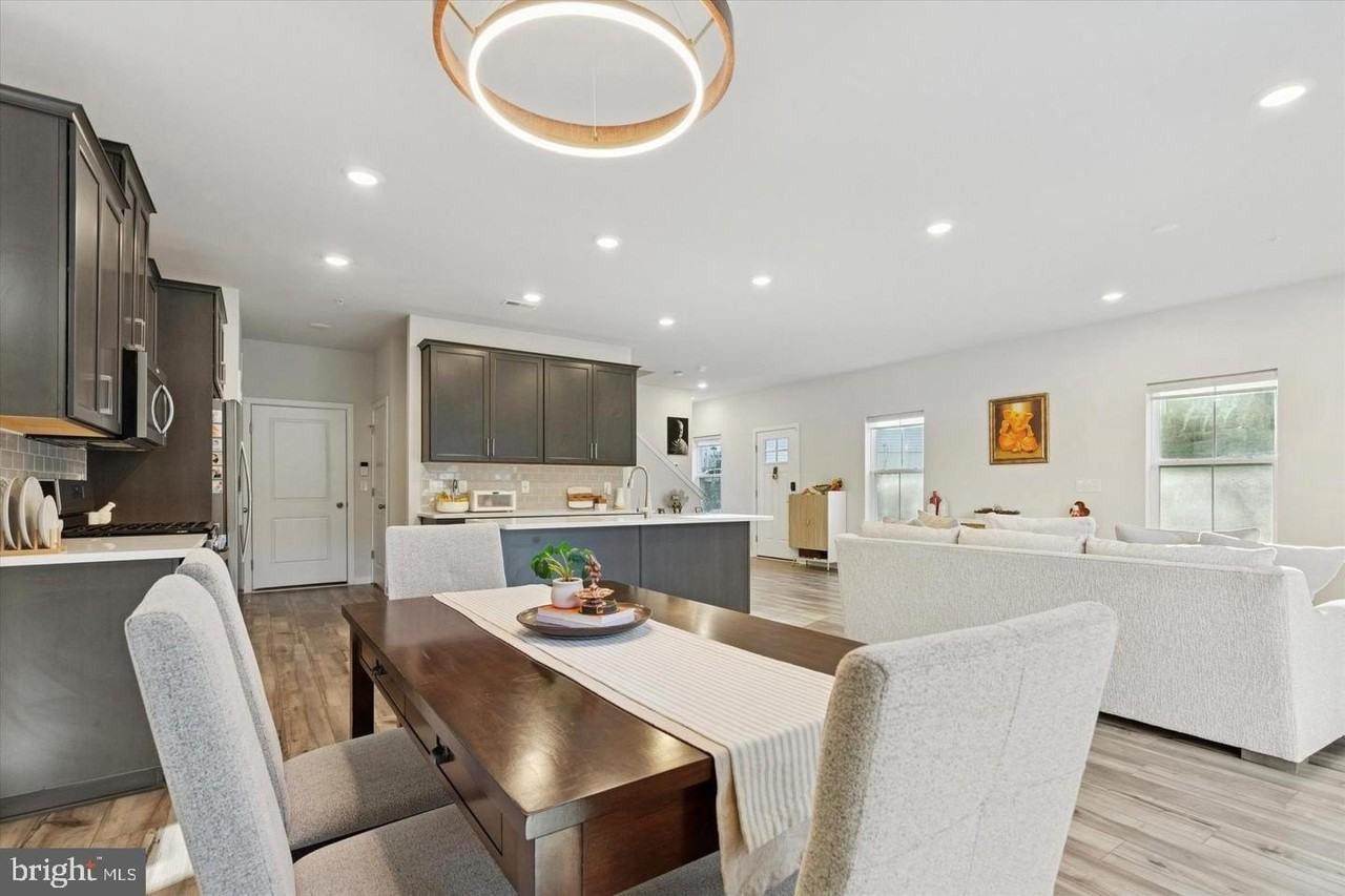 141 Four Leaf Dr - Photo 5 of 42