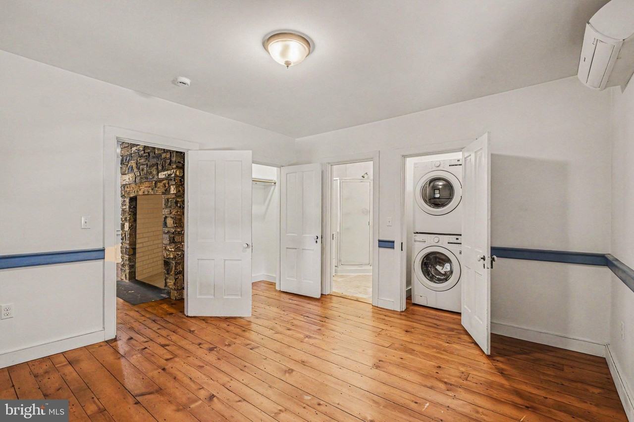 902 VILLAGE RD #1 - Photo 5 of 15