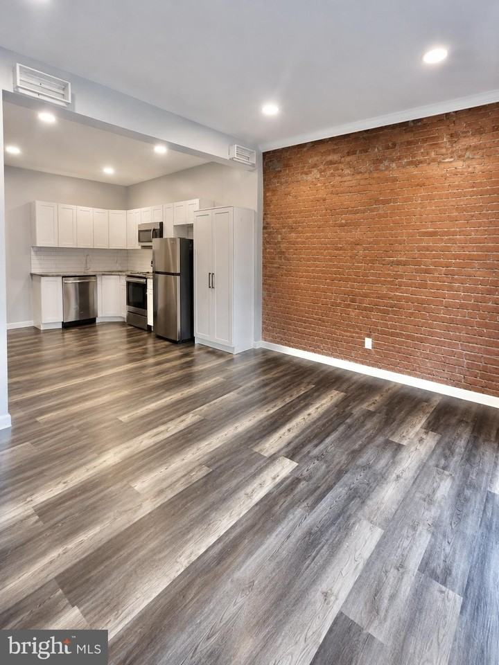 113 S Washington St #B - Photo 2 of 12