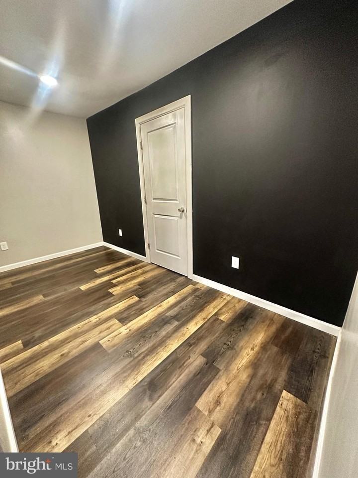 113 S Washington St #B - Photo 6 of 12