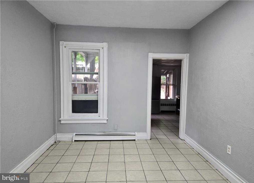 436 Pierce St - Photo 4 of 18