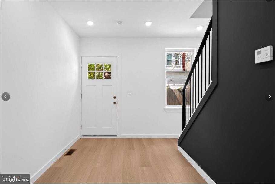 2215 N Mutter St - Photo 3 of 6