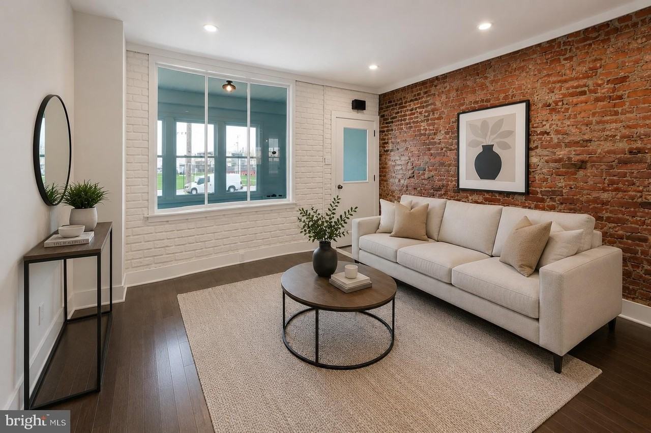 2677 Aramingo Ave - Photo 4 of 29