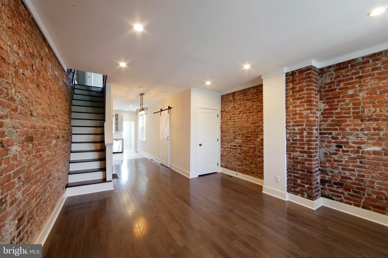 2677 Aramingo Ave - Photo 5 of 29