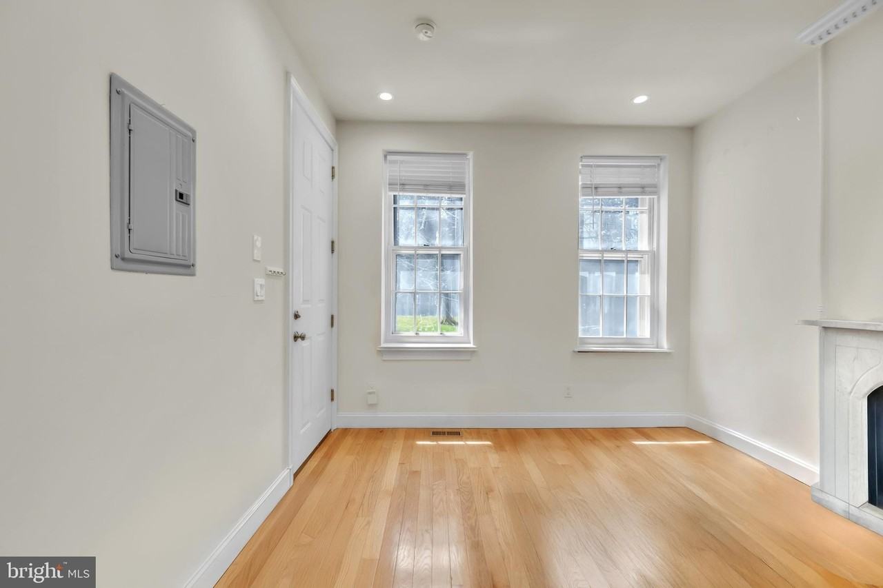 2213 Pine St #1 - Photo 3 of 20
