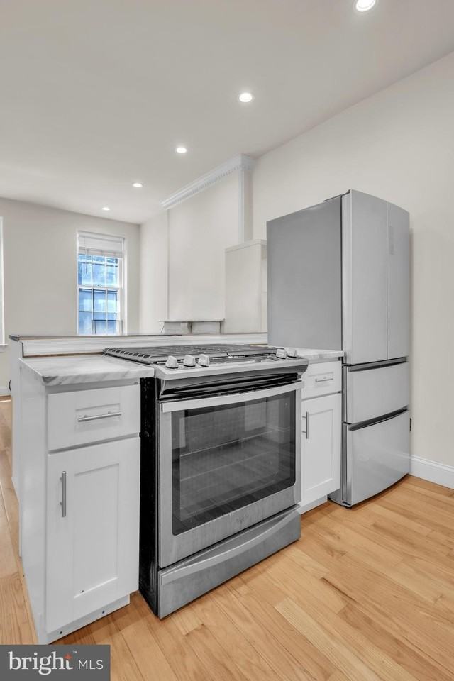 2213 Pine St #1 - Photo 5 of 20
