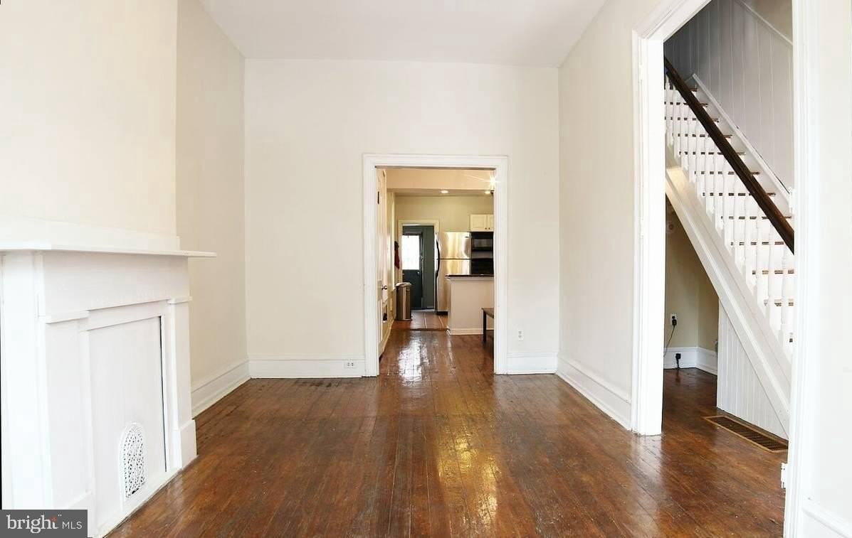 2503 Carpenter St - Photo 3 of 26
