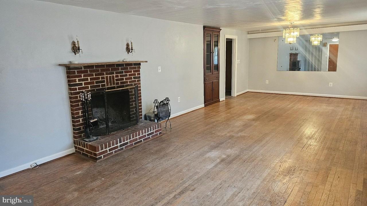 16403 Dawn Blvd - Photo 3 of 9