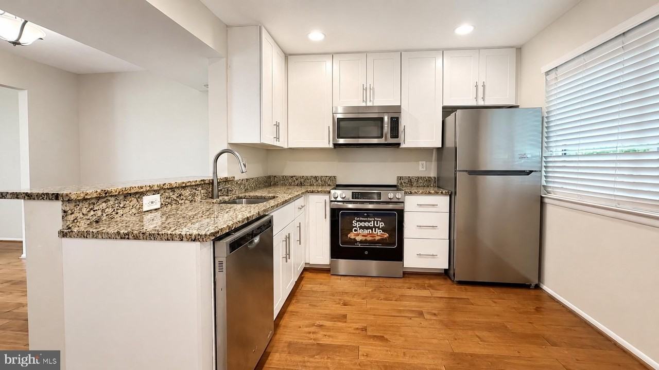 2473 Glengyle Dr #180 - Photo 3 of 20