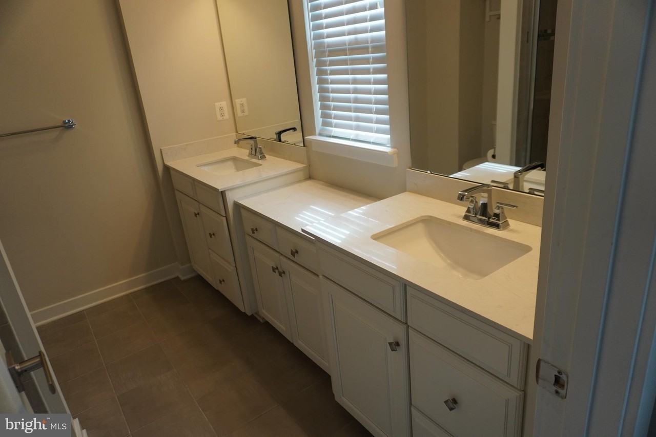 4510 Joseph Bristow Ln - Photo 5 of 38