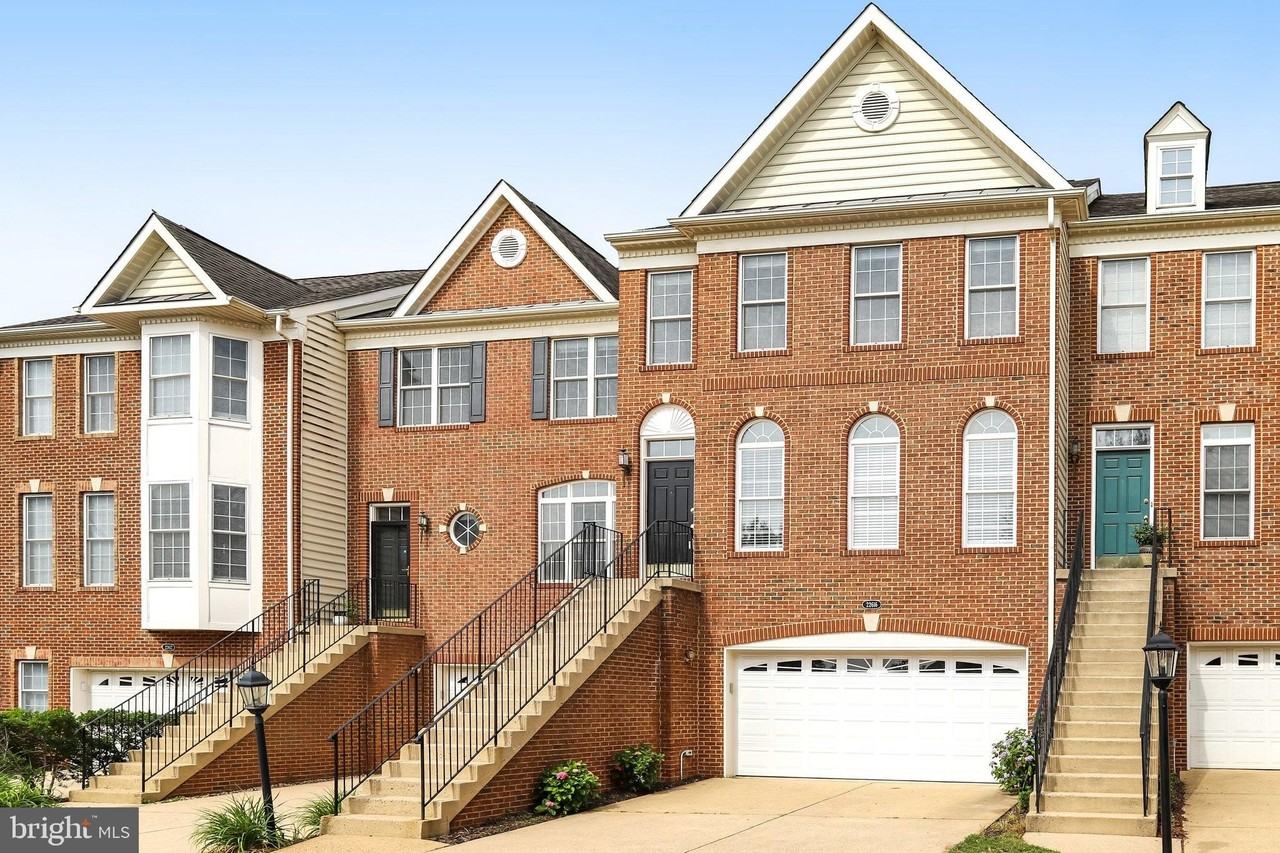 22616 Welborne Manor Sq - Photo 2 of 45