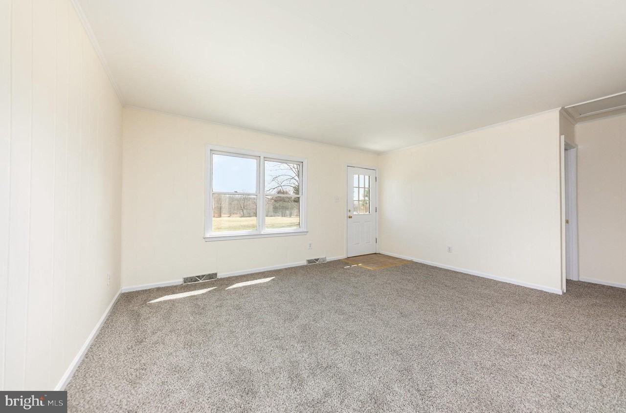 8430 Courthouse Rd - Photo 5 of 22