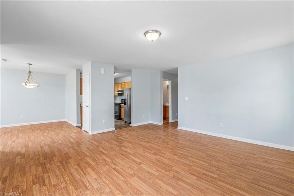 405 N Dudley St - Photo 6 of 27