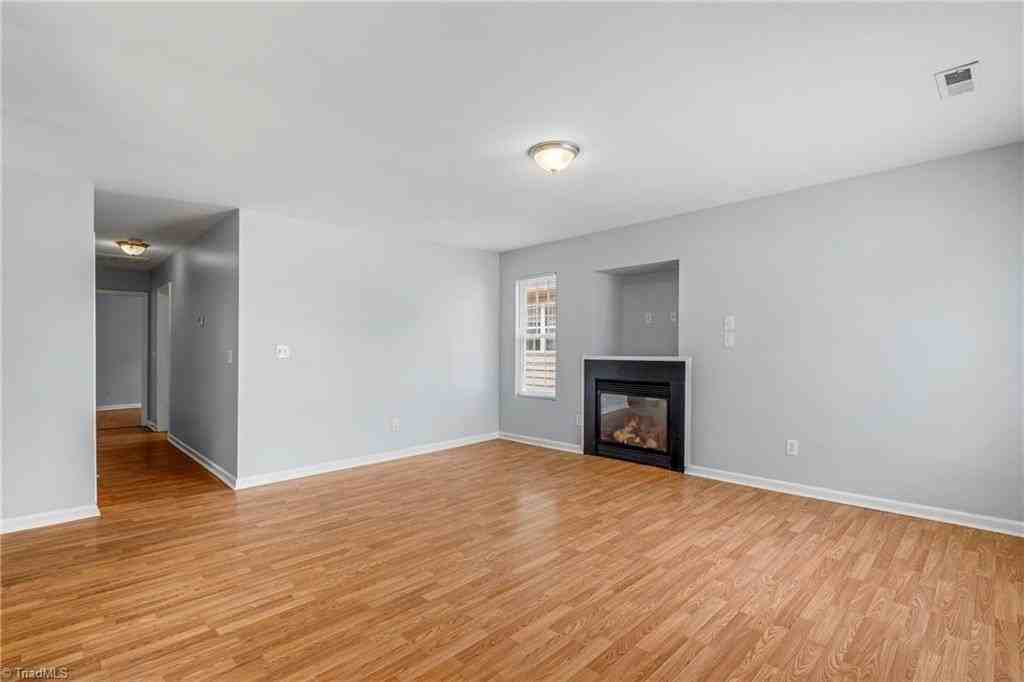 405 N Dudley St - Photo 7 of 27