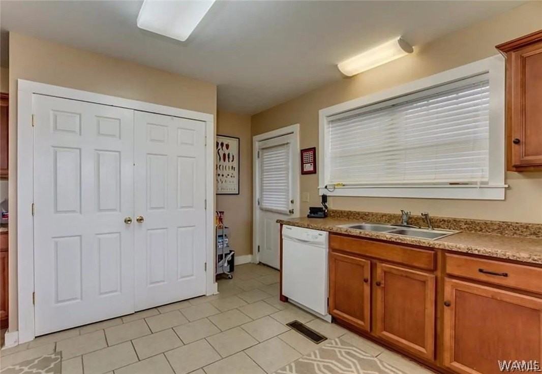 35 Beverly Hts - Photo 4 of 10