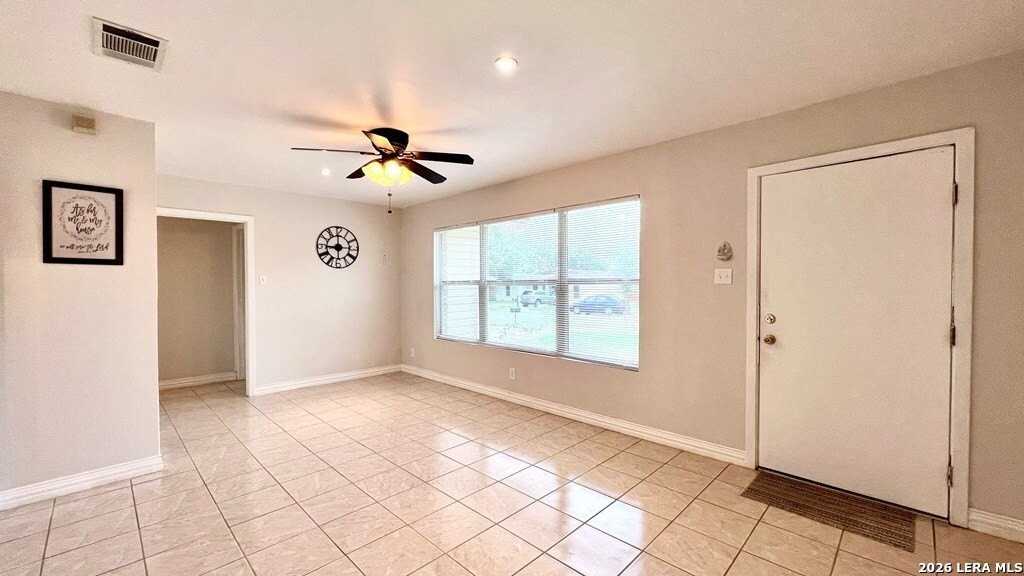 1251 Ricks Dr - Photo 5 of 25