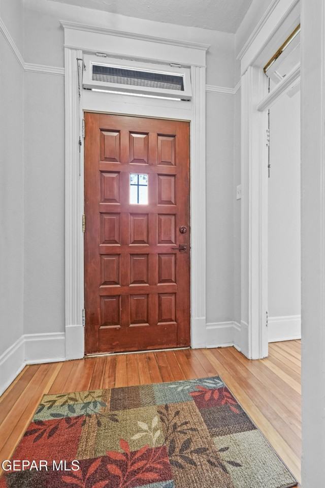305 E River Ave - Photo 2 of 40