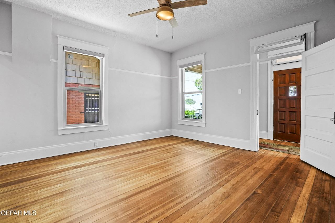 305 E River Ave - Photo 7 of 40