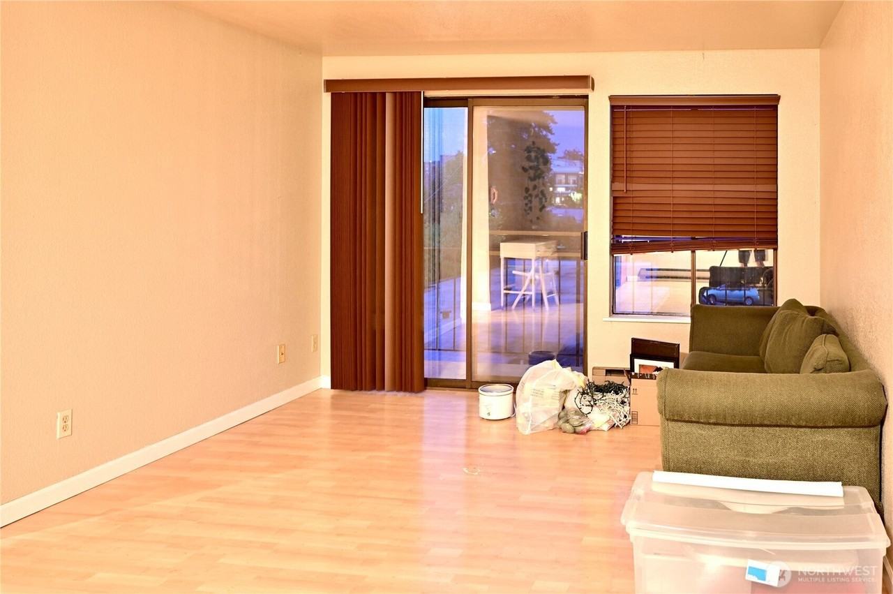 1006 N 43rd St - Photo 5 of 15