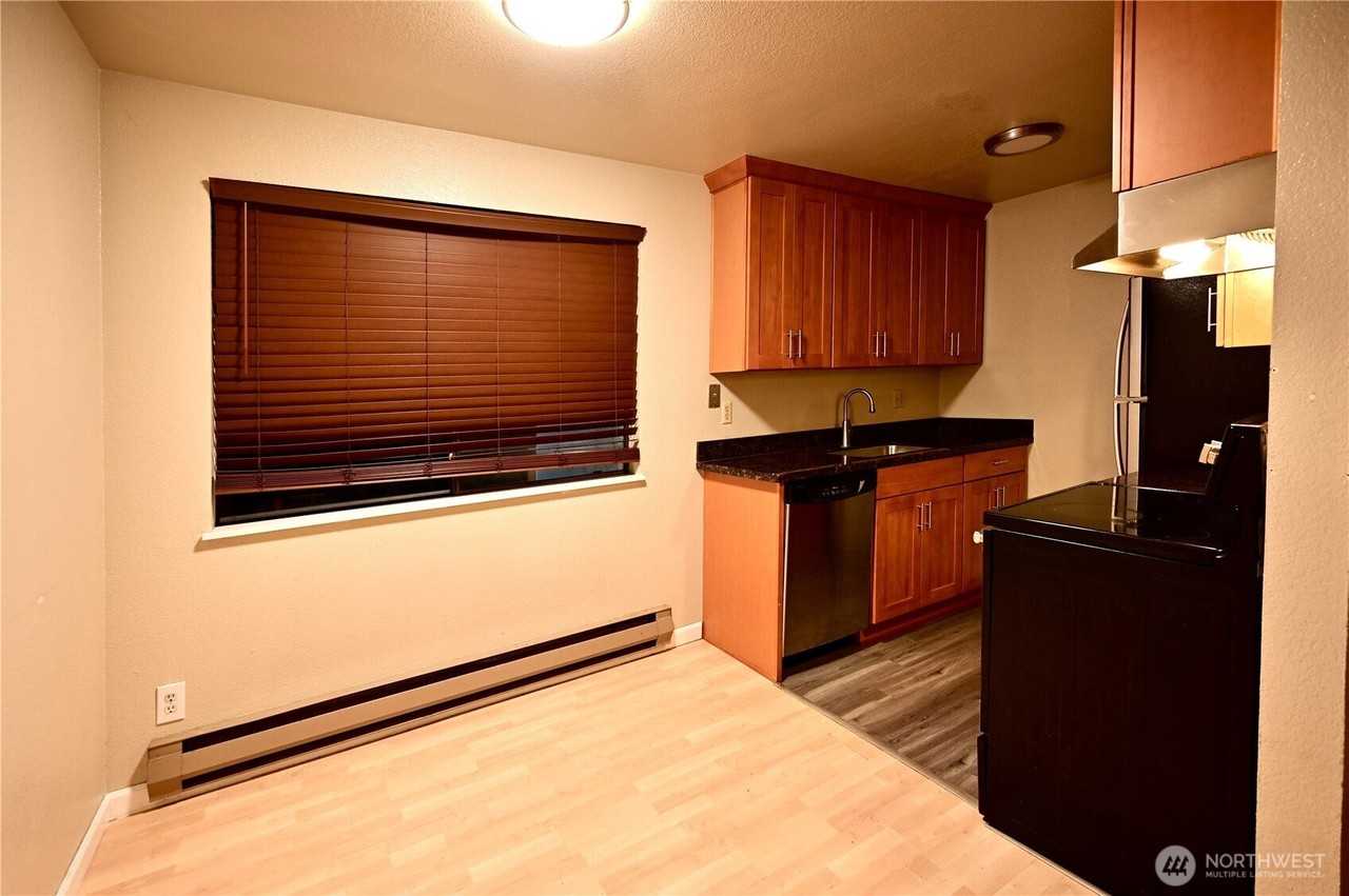1006 N 43rd St - Photo 6 of 15