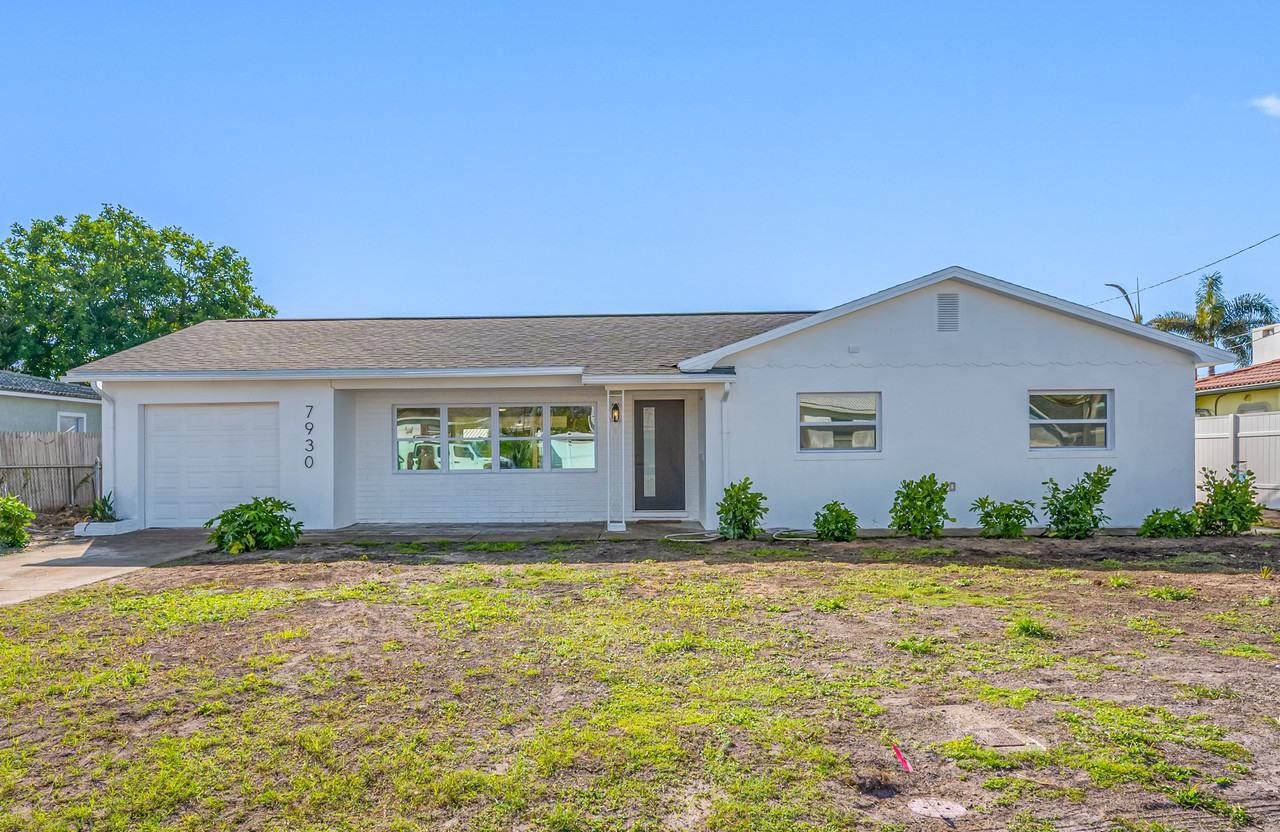 7930 Causeway Blvd S - Photo 2 of 50