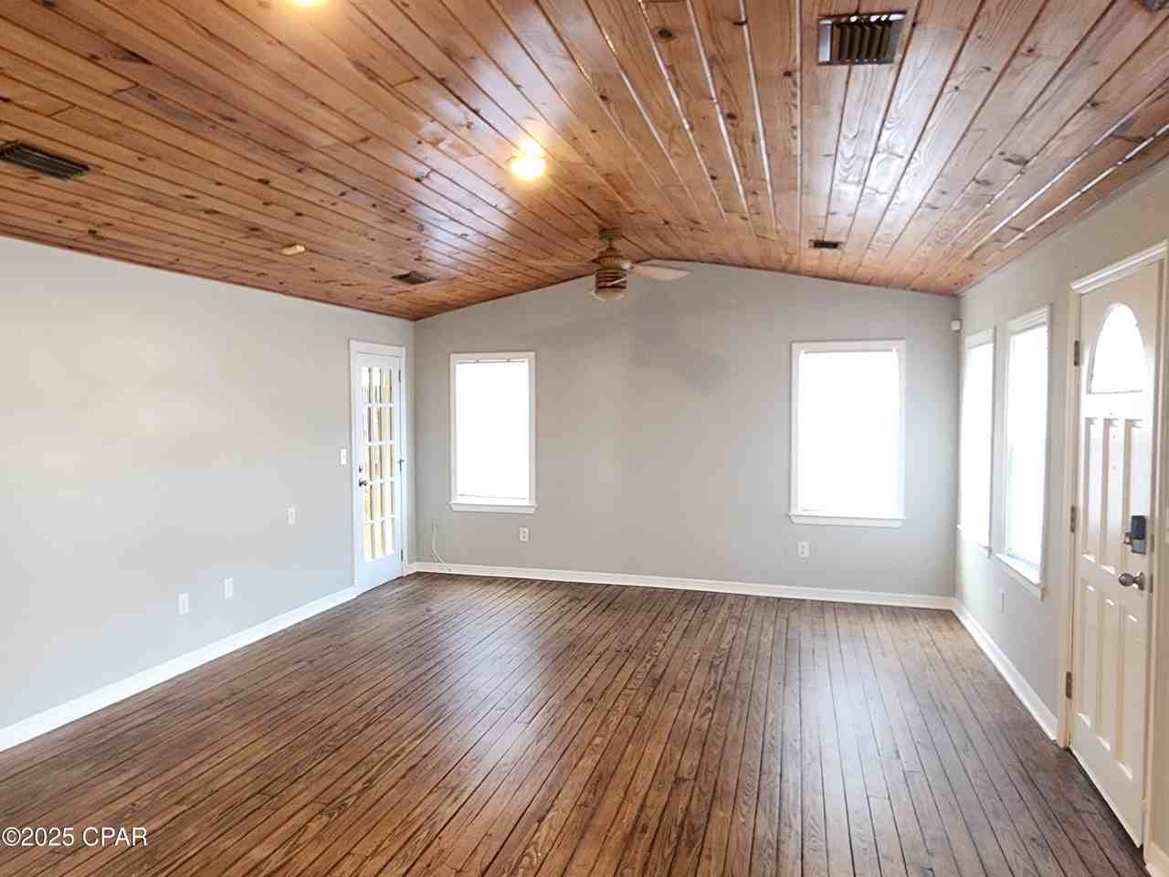 119 Cobb Rd - Photo 6 of 48