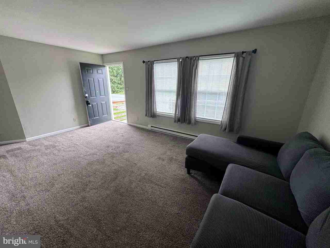 200 Beth St - Photo 3 of 11