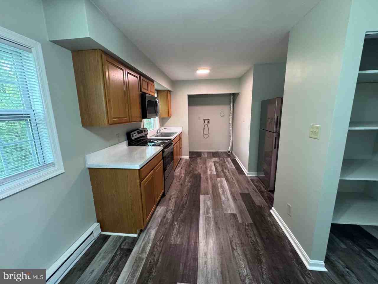 200 Beth St - Photo 4 of 11
