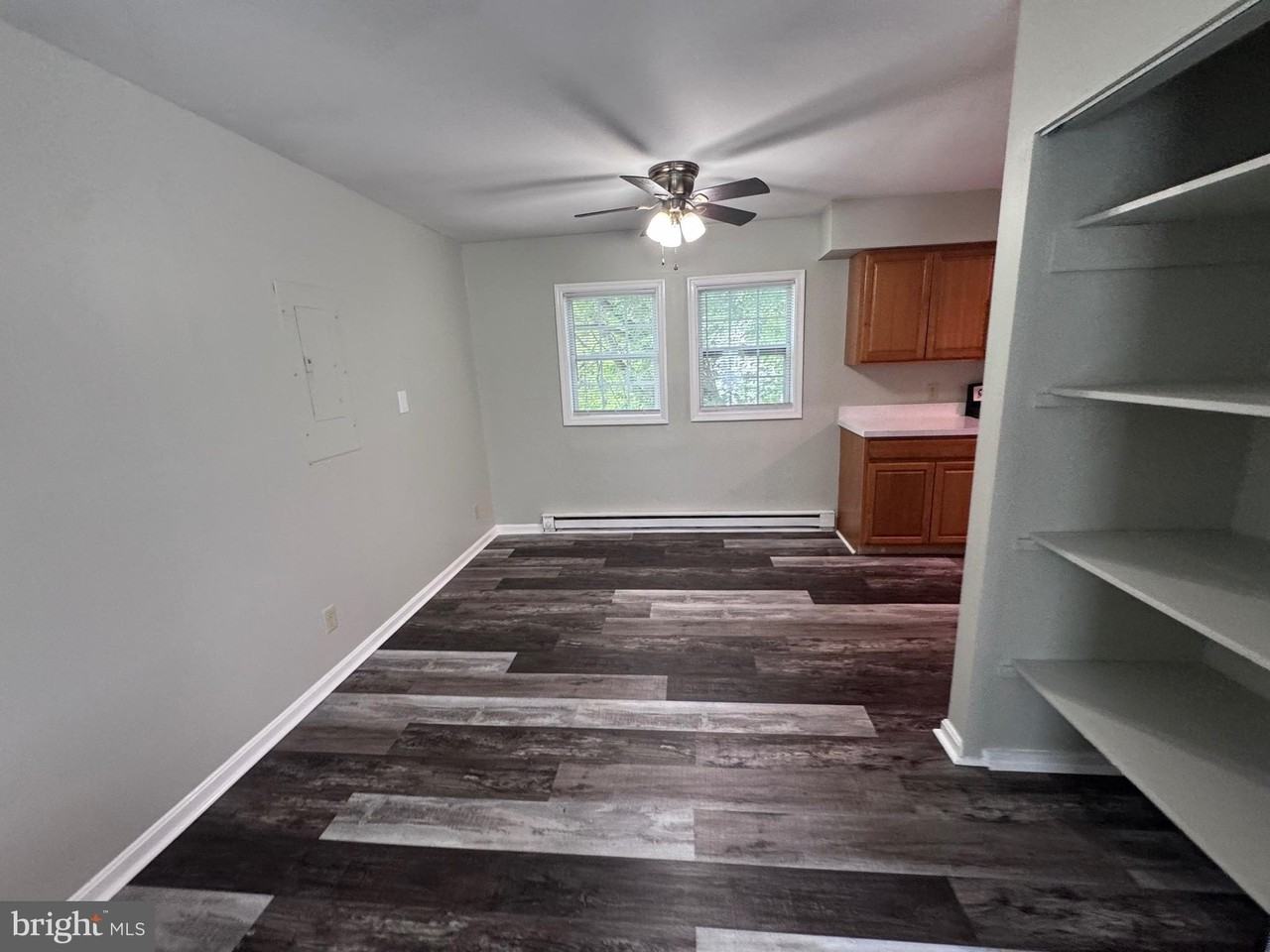 200 Beth St - Photo 5 of 11
