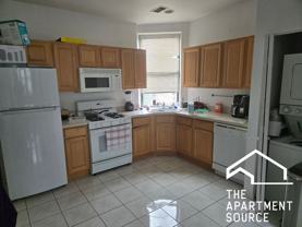 1037 W Polk St #3F - Photo 1 of 1