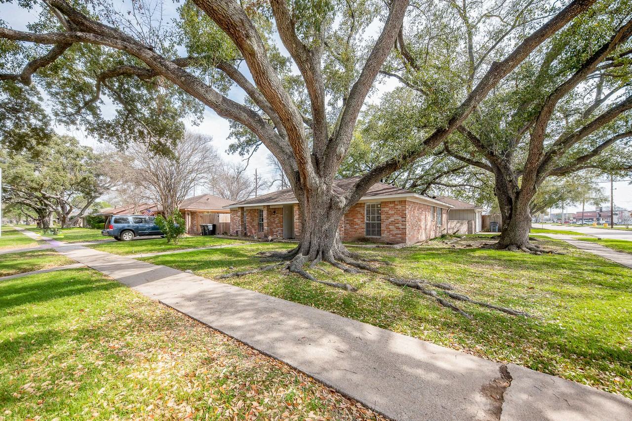 451 Gentilly Dr #1 - Photo 2 of 22