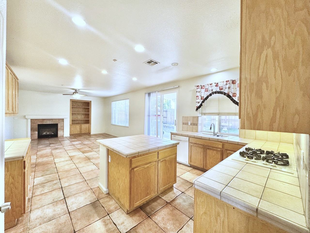 1207 Silverton Way #SFH - Photo 6 of 26