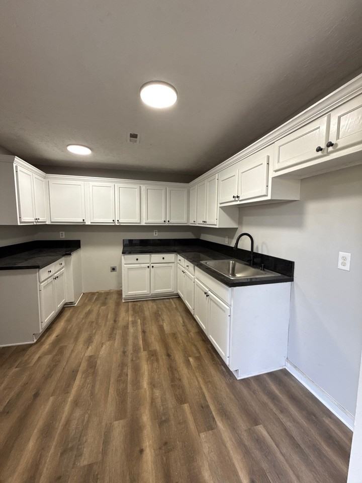 319 Anderson Ave #1 - Photo 3 of 12