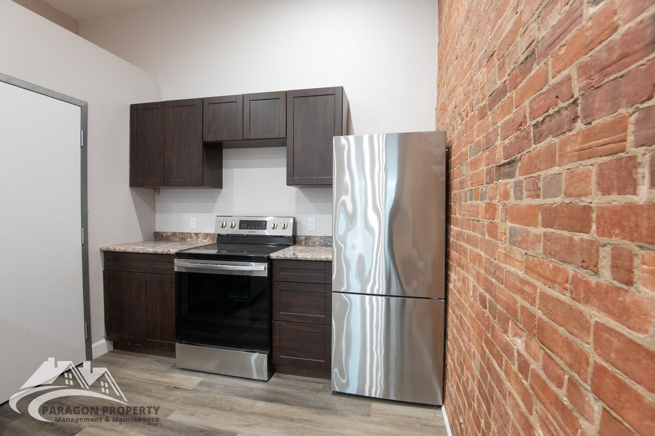 103 Brown St - Photo 2 of 13