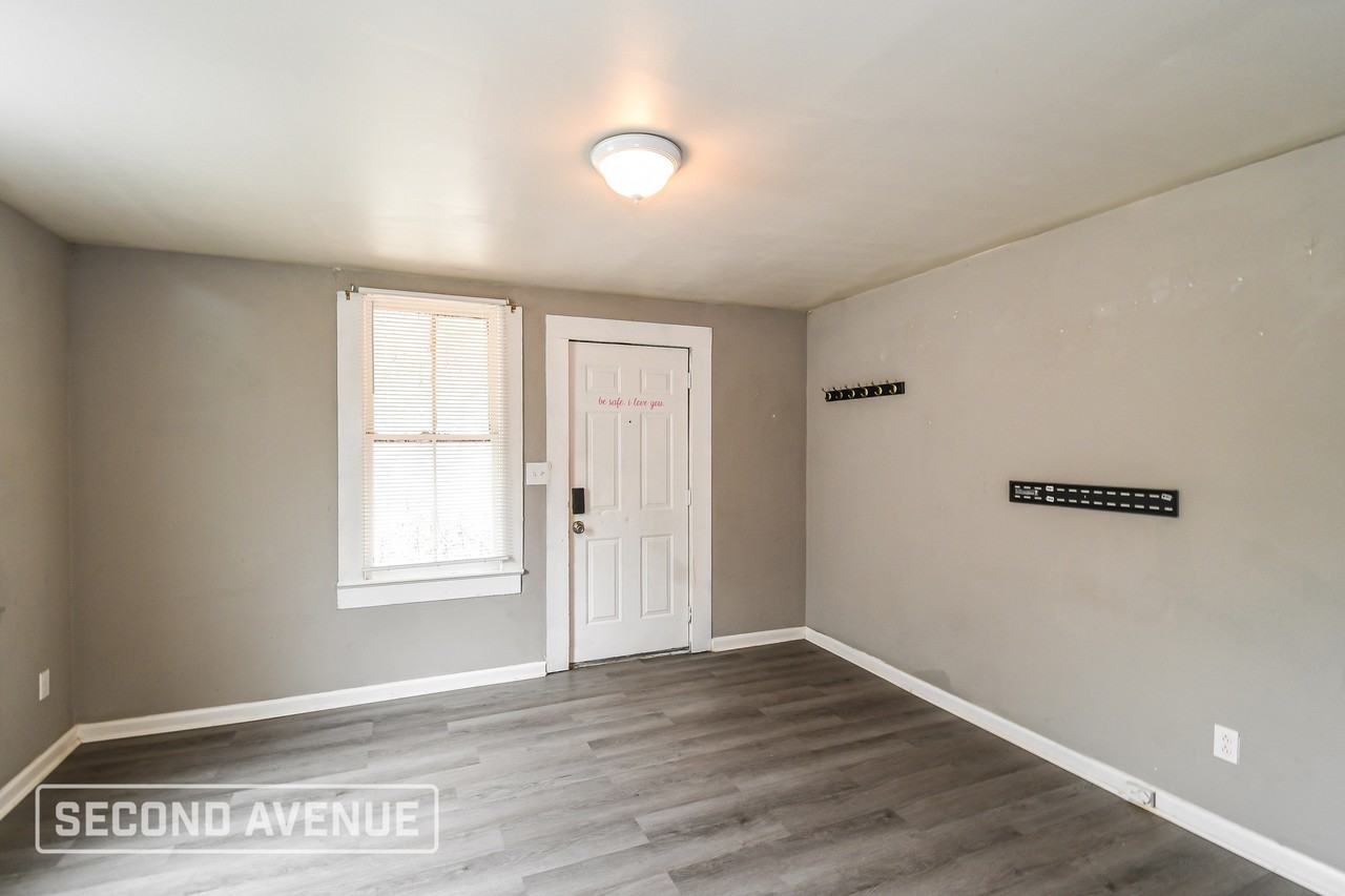 1726 Buckman St - Photo 3 of 16