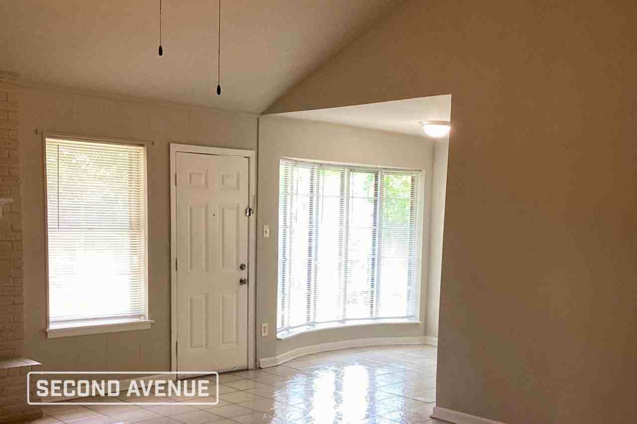 11203 Sagehill Dr - Photo 3 of 12