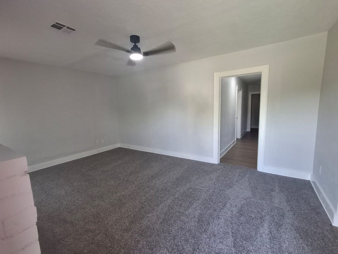1504 Nw Arlington Ave #1 - Photo 4 of 14