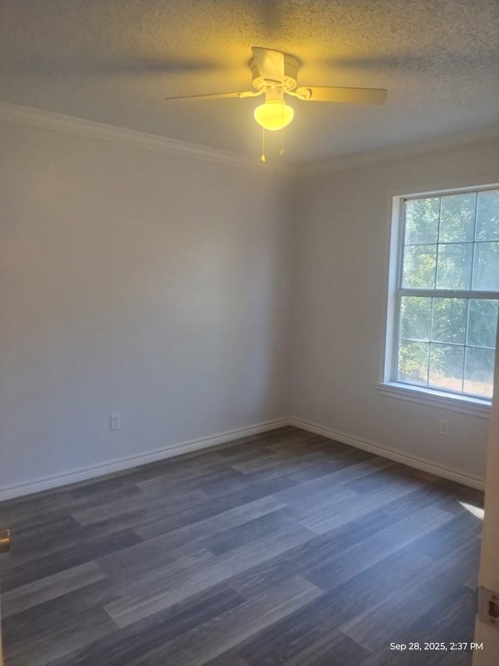 855 Aldredge Cir #1 - Photo 4 of 10
