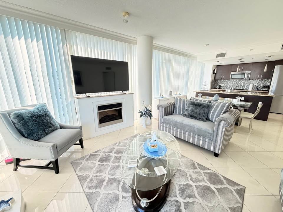 133 Esplanade West #1104 - Photo 5 of 31