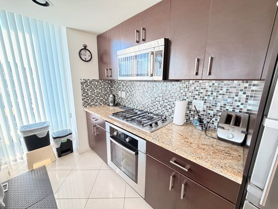 133 Esplanade West #1104 - Photo 7 of 31