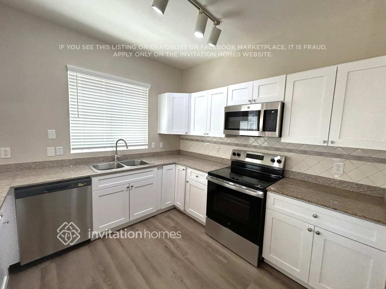 7421 S 40th Ln - Photo 7 of 20