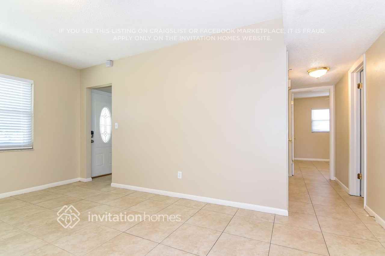 12332 Monarch Cir - Photo 3 of 19
